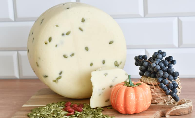 Сыр Panini с тыквенными семечками